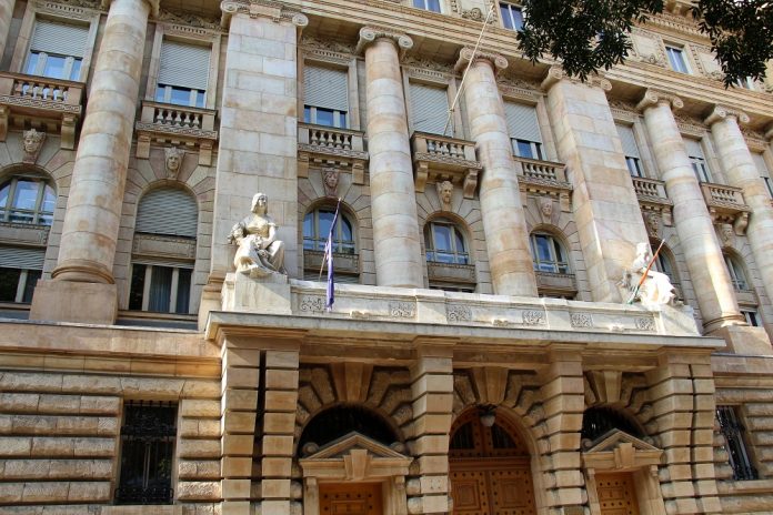 Budapest_-_Magyar_Nemzeti_Bank.jpg