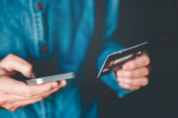 online_banking_fintech_-_shutterstock